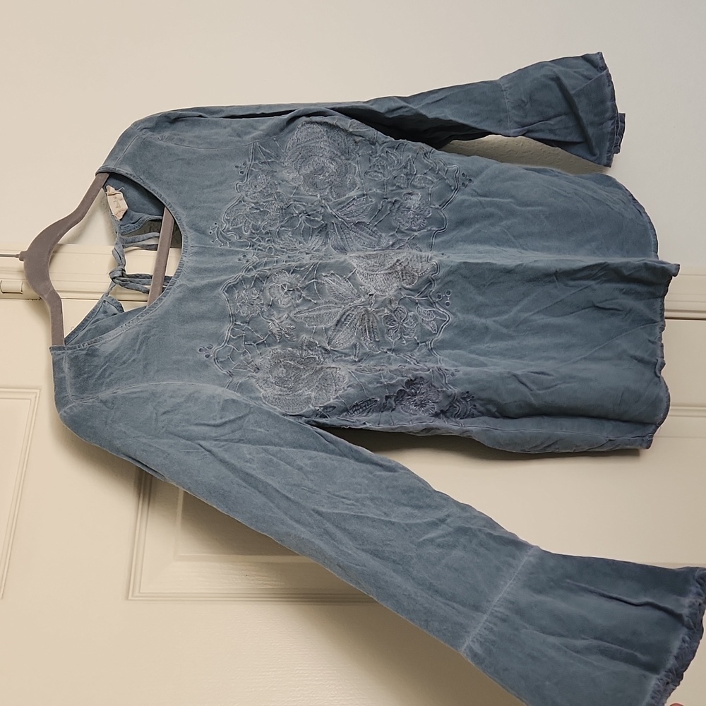 Altar'd State Super Soft Light Blue Long Sleeved Top Blouse. Size Small